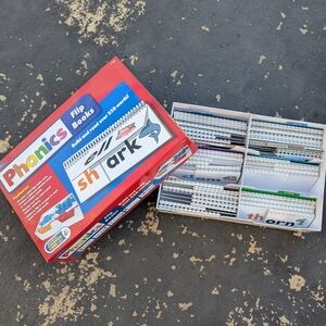 Lakeshore Phonics Flip Books For Beginning Readers